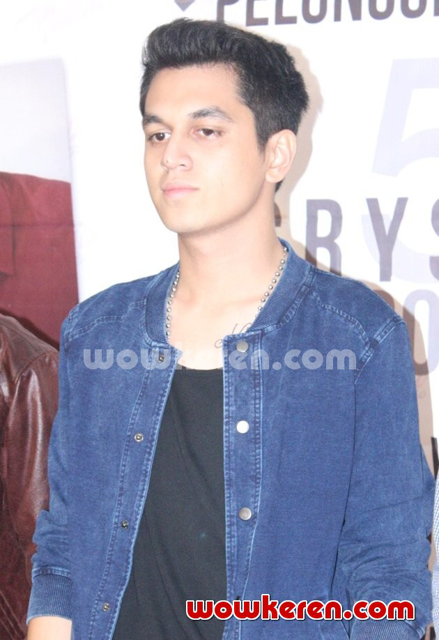 Gambar Foto Kevin Julio di Peluncuran Buku '5 Crystal Boys'