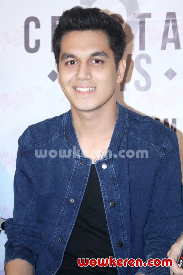 Gambar Foto Kevin Julio di Peluncuran Buku '5 Crystal Boys'