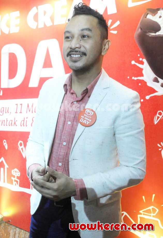 Gambar Foto Giring Ganesha di Jumpa Pers Hari Ice Cream