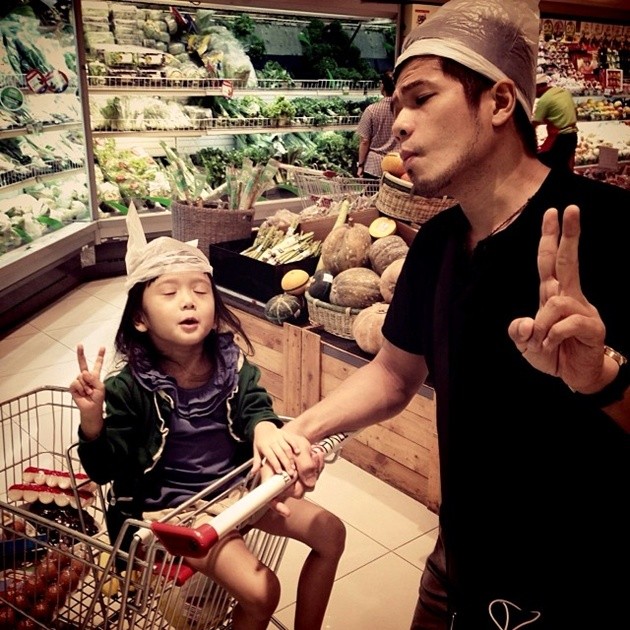 Gambar Foto Baim dan Putri Pertamanya