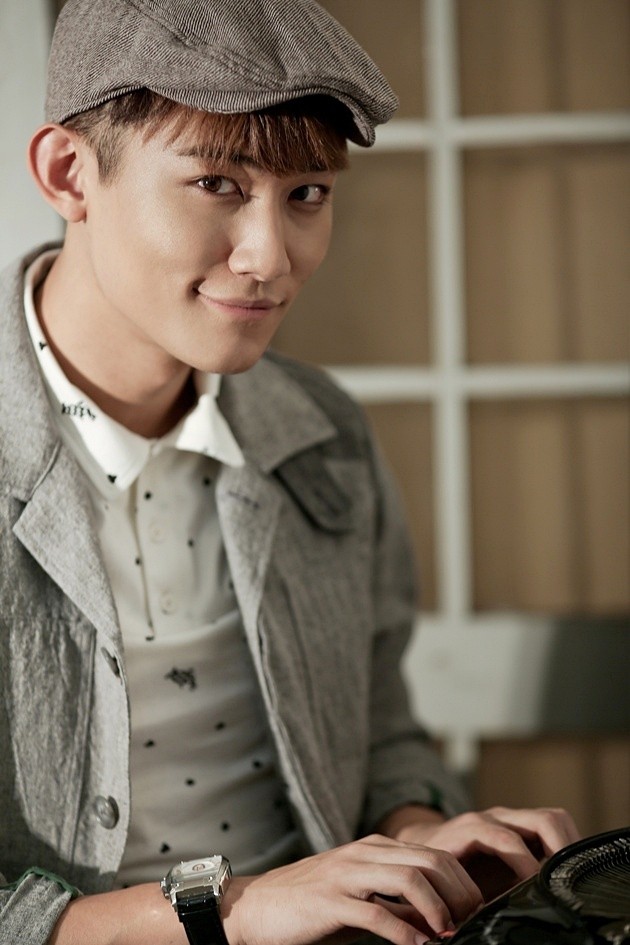 Gambar Foto AJ U-KISS di Teaser Mini Album 'Moments'