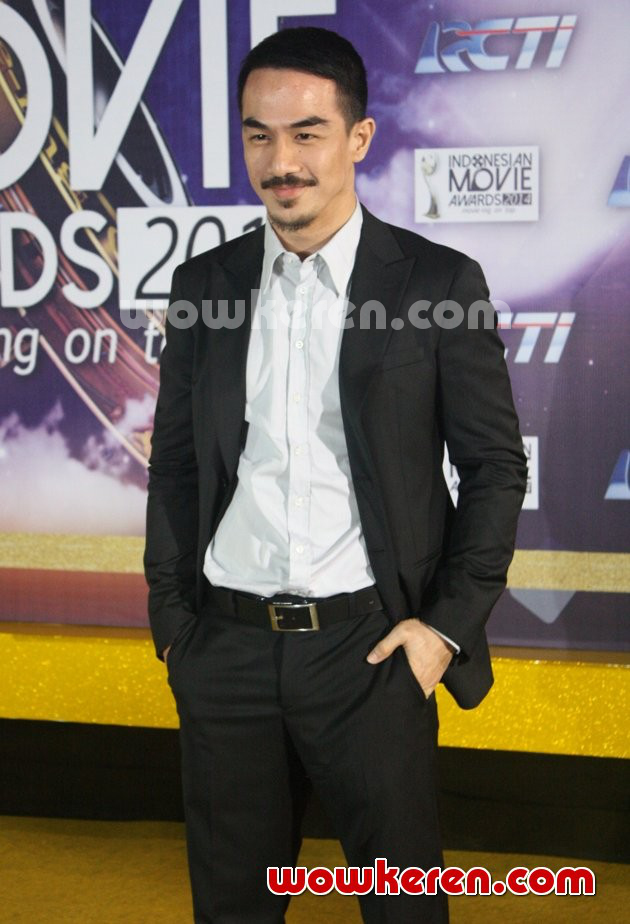 Gambar Foto Joe Taslim di Red Carpet Indonesian Movie Awards 2014