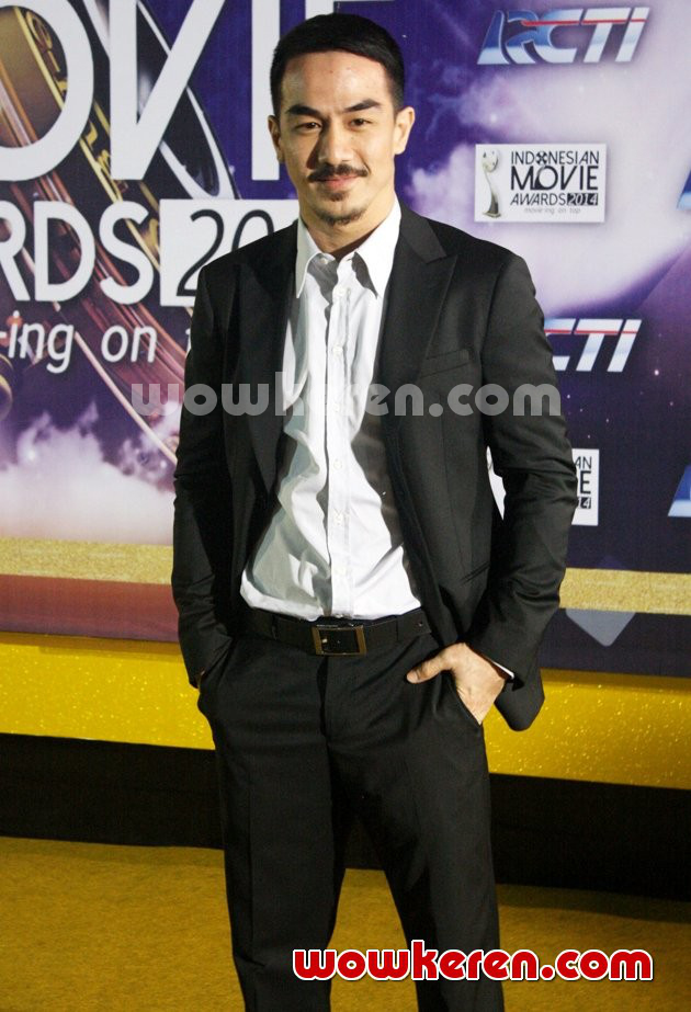 Gambar Foto Joe Taslim di Red Carpet Indonesian Movie Awards 2014