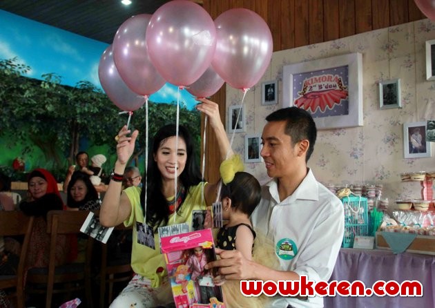 Gambar Foto Fanny Fabriana Saat Rayakan Ulang Tahun Kimora