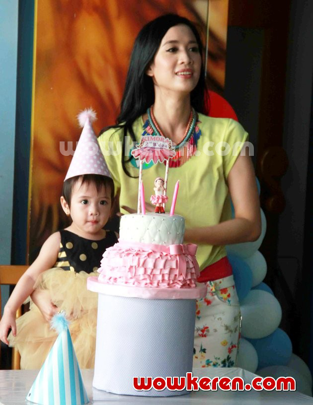 Gambar Foto Fanny Fabriana Saat Rayakan Ulang Tahun Kimora