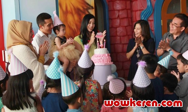 Gambar Foto Fanny Fabriana Saat Rayakan Ulang Tahun Kimora