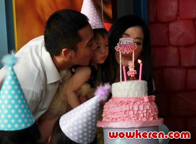 Gambar Foto Fanny Fabriana Saat Rayakan Ulang Tahun Kimora