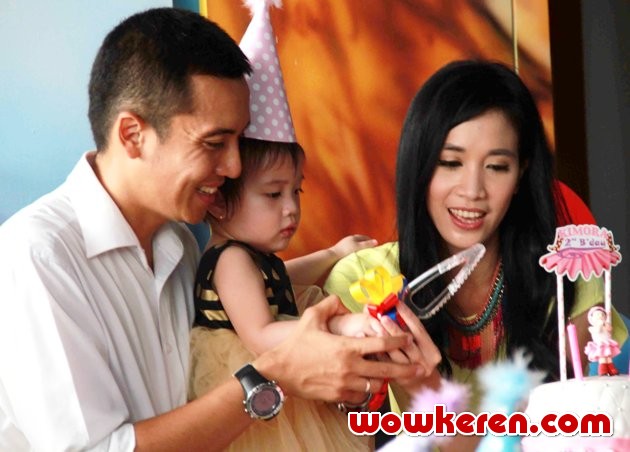 Gambar Foto Fanny Fabriana Saat Rayakan Ulang Tahun Kimora