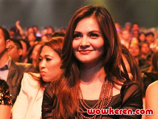 Gambar Foto Cut Tari Hadir di Ulang Tahun NET. TV