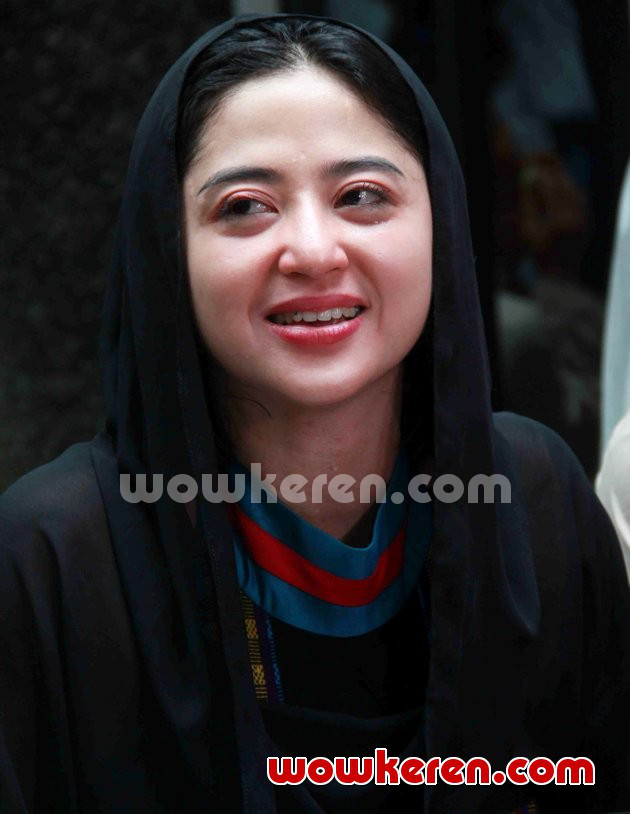 Gambar Foto Proses Bebasnya Dewi Persik dari Rutan Pondok Bambu