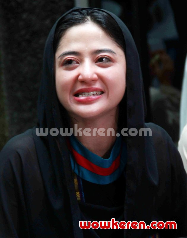 Gambar Foto Proses Bebasnya Dewi Persik dari Rutan Pondok Bambu