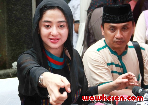 Gambar Foto Proses Bebasnya Dewi Persik dari Rutan Pondok Bambu
