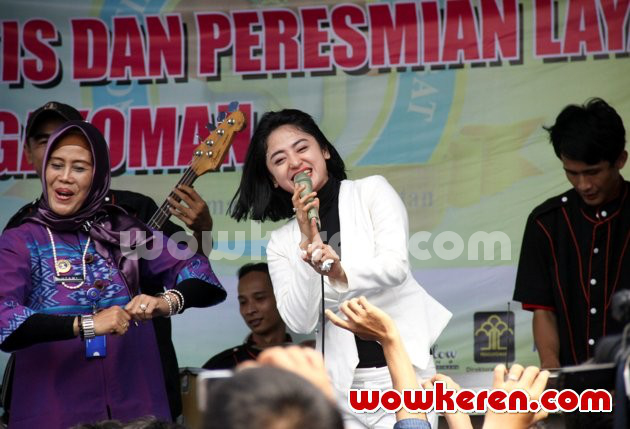 Gambar Foto Dewi Persik Saat Tampil di Rutan Cipinang, Jakarta
