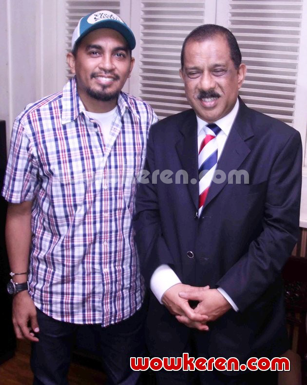 Gambar Foto Glenn Fredly Saat Jumpa Pers di Kembang Goela Restaurant, Jakarta Selatan