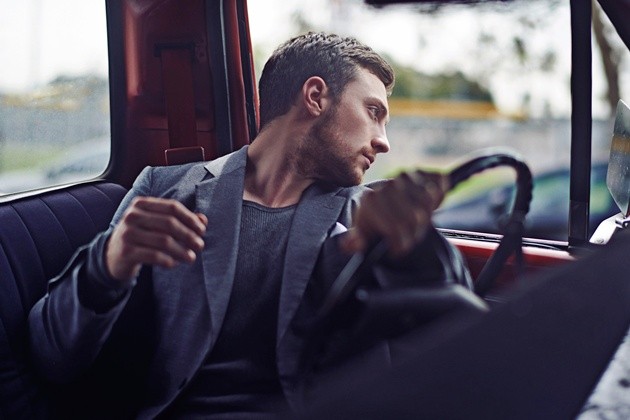 Gambar Foto Aaron Johnson di Majalah Wonderland Edisi Musim Panas 2014