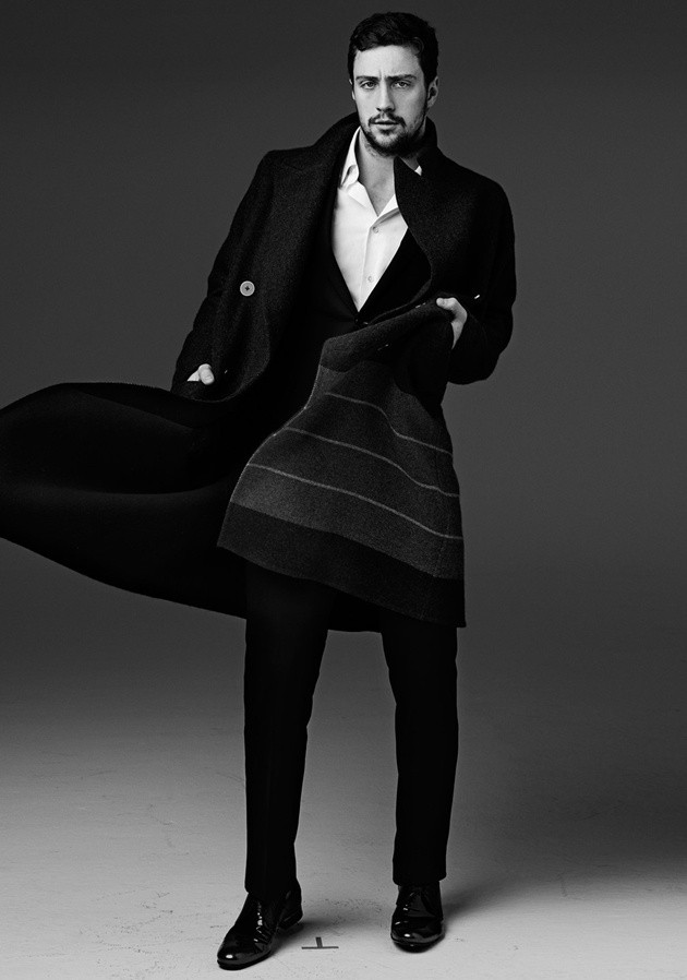Gambar Foto Aaron Johnson di Majalah Wonderland Edisi Musim Panas 2014
