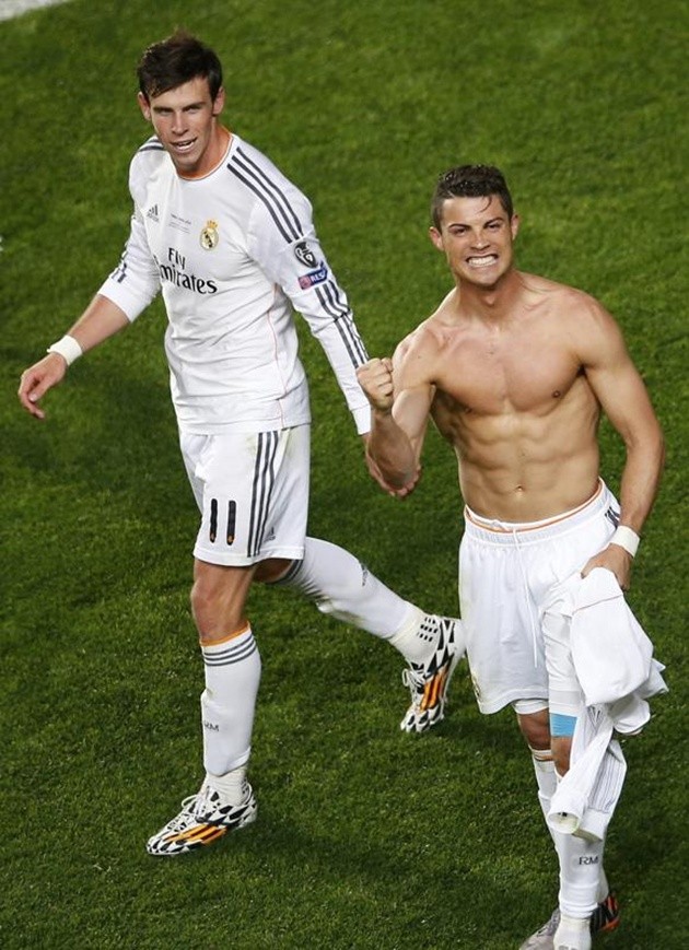 Gambar Foto Gareth Bale dan Cristiano Ronaldo Puas dengan Hasil Pertandingan