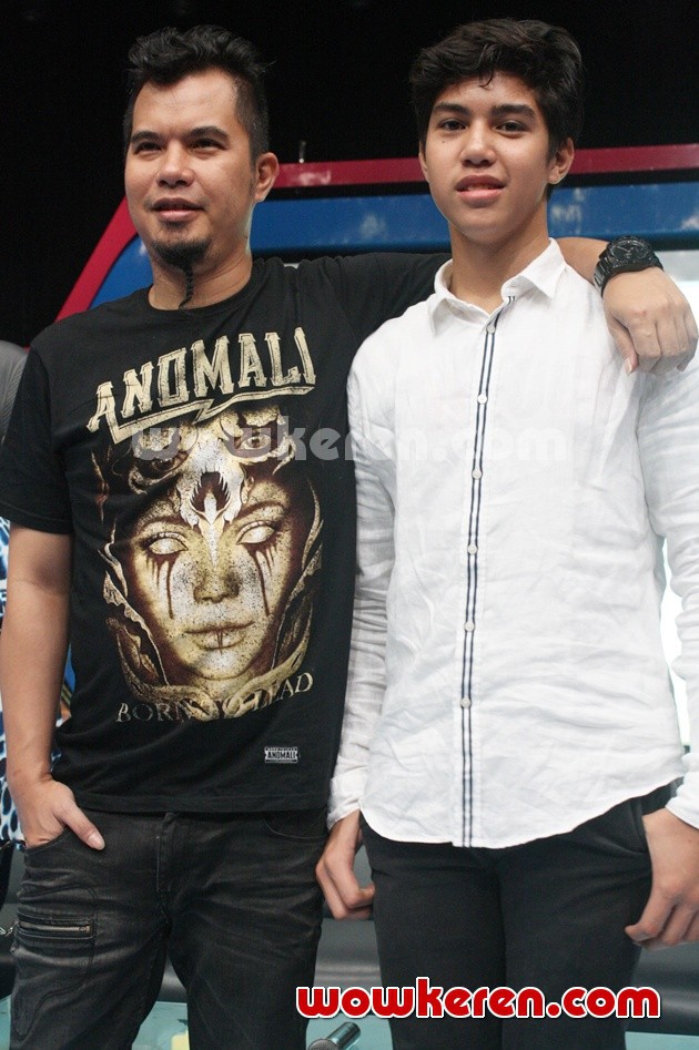Gambar Foto El Rumi Debut Main Sinetron 'Siti Bling-Bling'