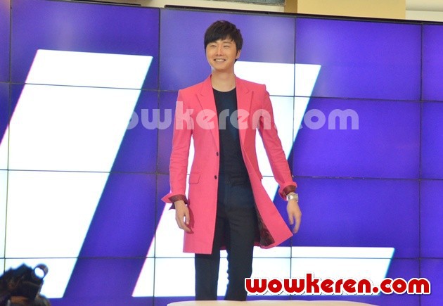 Gambar Foto Jung Il Woo Menyapa Fans Indonesia