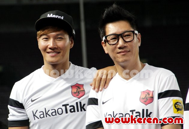 Gambar Foto Kim Jong Kook dan Ji Suk Jin di Jumpa Pers Asian Dream Cup 2014
