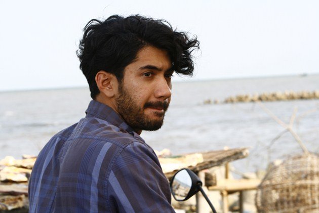 Gambar Foto Reza Rahadian di Film 'Ketika Tuhan Jatuh Cinta'