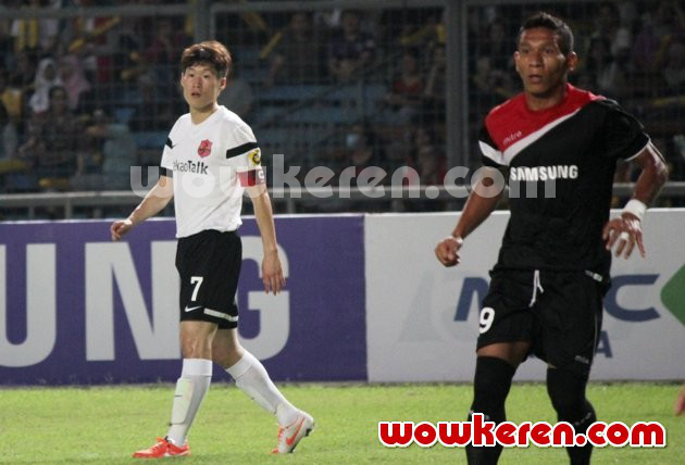 Gambar Foto Park Ji-Sung Menjadi Kapten Tim JS & Friends