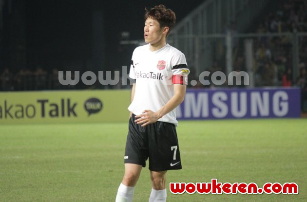 Gambar Foto Park Ji-Sung di Laga Asian Dream Cup 2014