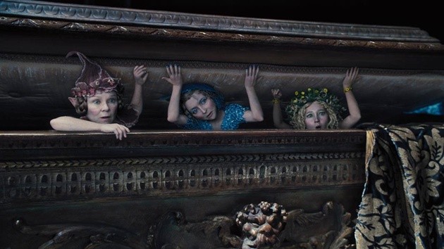 Gambar Foto Imelda Staunton, Lesley Manville dan Juno Temple Sebagai 3 Peri Baik Hati