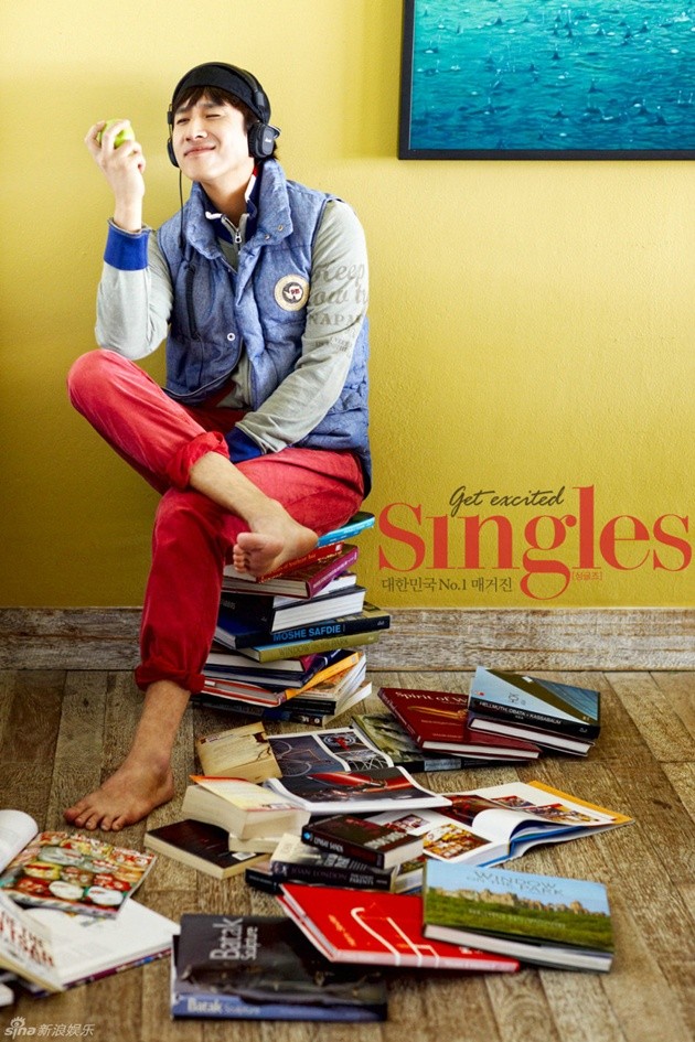Gambar Foto Lee Sun Gyun di Majalah Singles Edisi Januari 2013