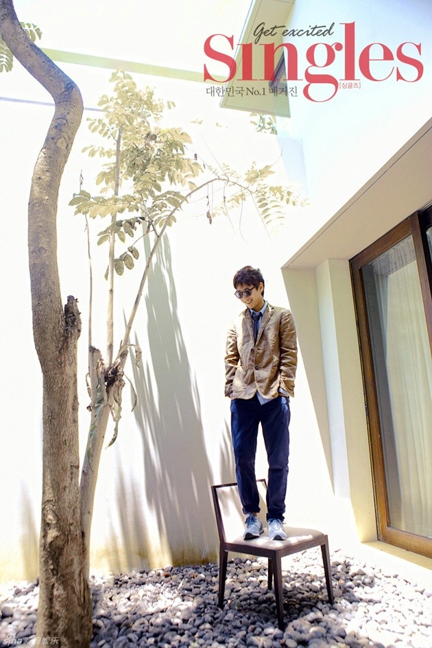 Gambar Foto Lee Sun Gyun di Majalah Singles Edisi Januari 2013