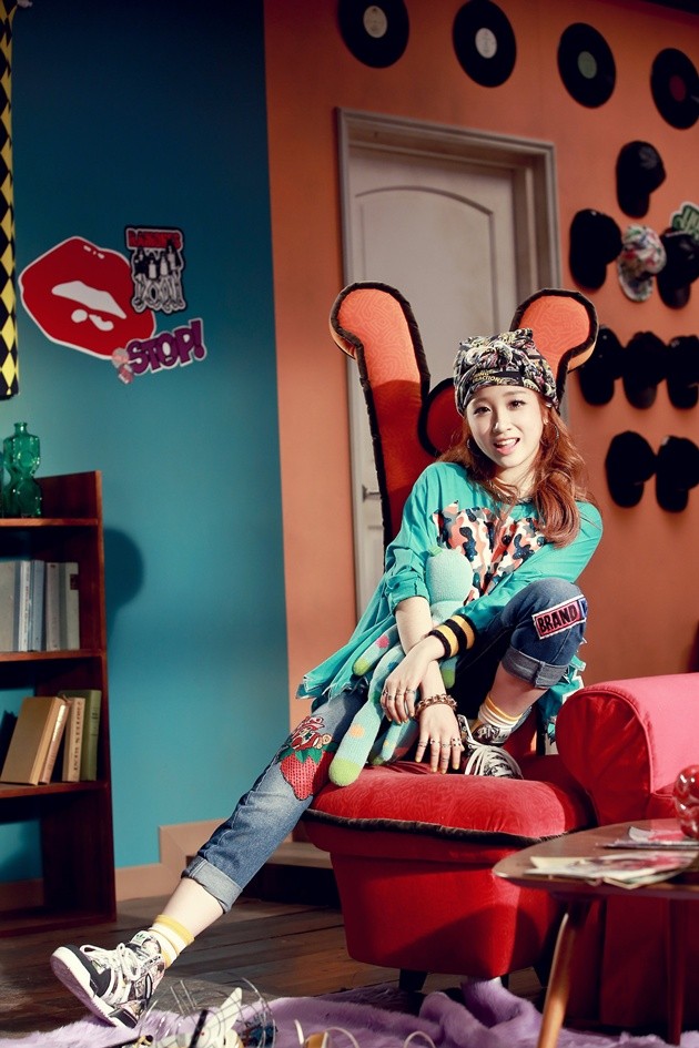 Gambar Foto Yuna Kim Photoshoot untuk Single 'Love Me Love'