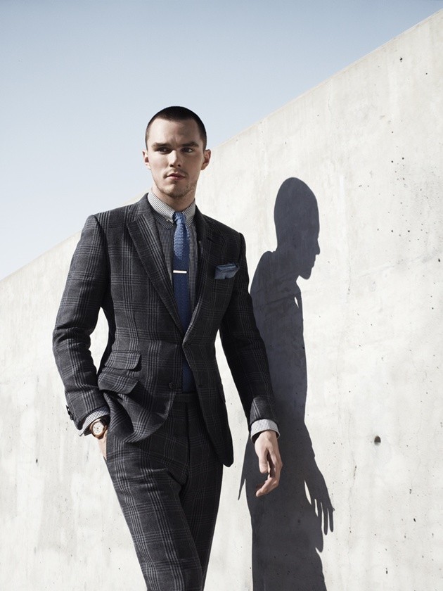 Gambar Foto Nicholas Hoult di Majalah GQ Edisi Maret 2013