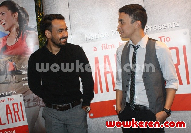 Gambar Foto Dimas Argoebie dan Dimas Aditya Hadiri Gala Premier 'Mari Lari'