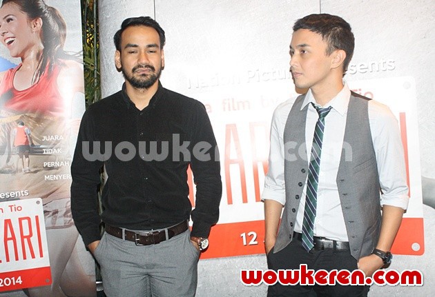 Gambar Foto Dimas Argoebie dan Dimas Aditya Hadiri Gala Premier 'Mari Lari'