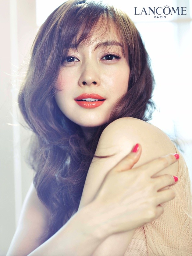 Gambar Foto Lee Na Young Jadi Ikon Produk Lancome Paris