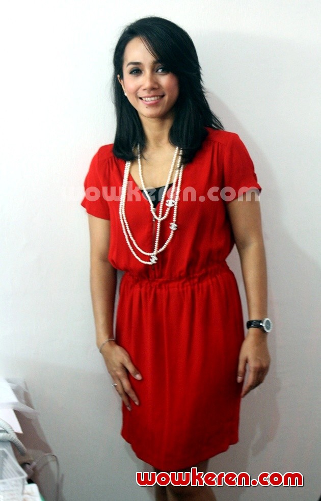 Gambar Foto Mira Asmara Launching Klinik Kecantikan Gloskin