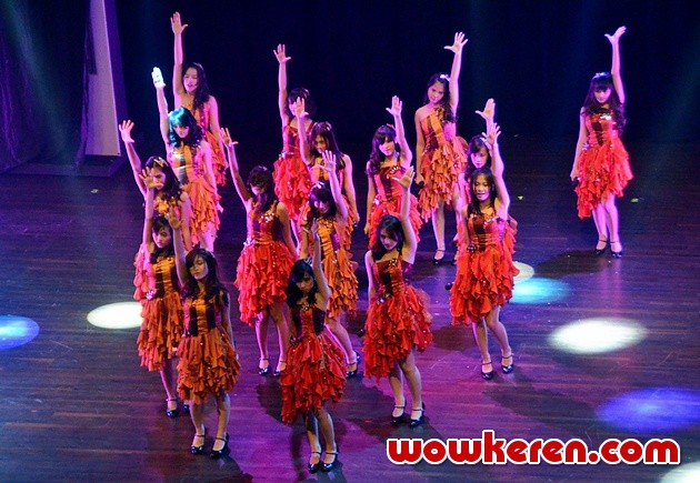 Gambar Foto Total Ada 5 Lagu di Album Single 'Gingham Check'
