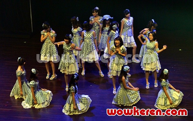 Gambar Foto JKT48 Gelar Showcase Peluncuran Single 'Gingham Check'