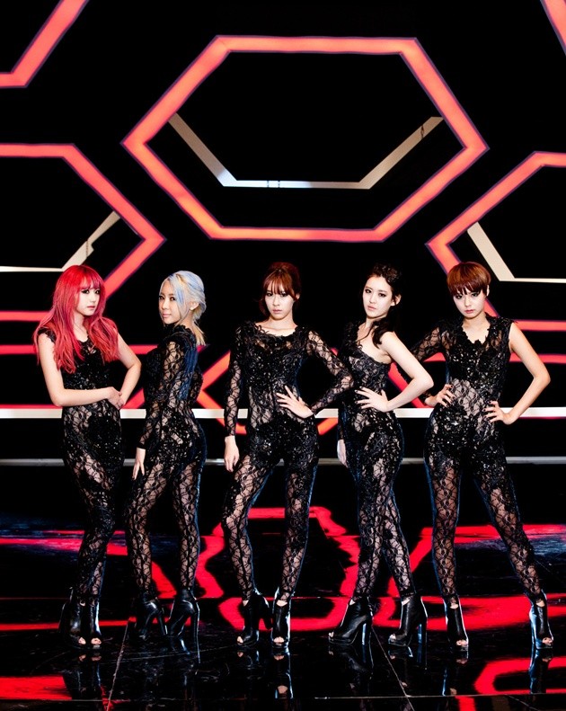 Gambar Foto RaNia Photoshoot untuk Single 'Just Go'