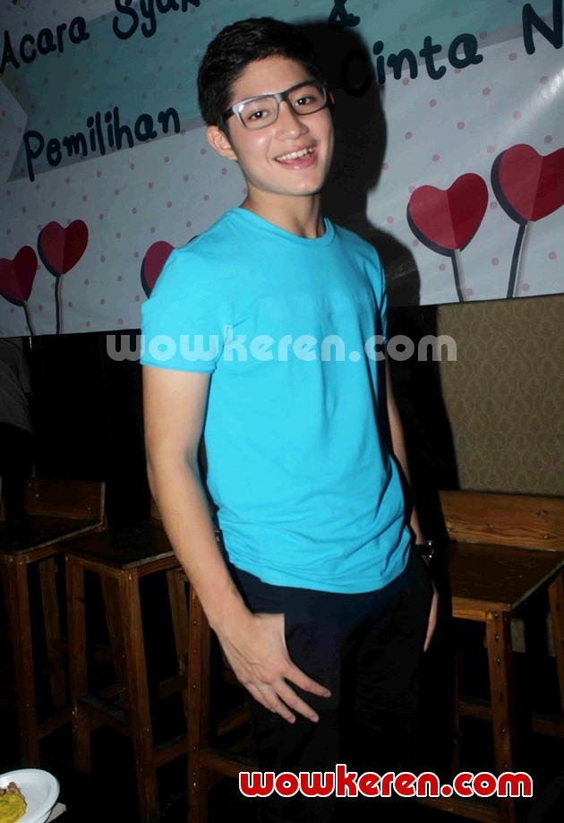 Gambar Foto Teuku Rassya di Syukuran Film 'Cerita Cinta'