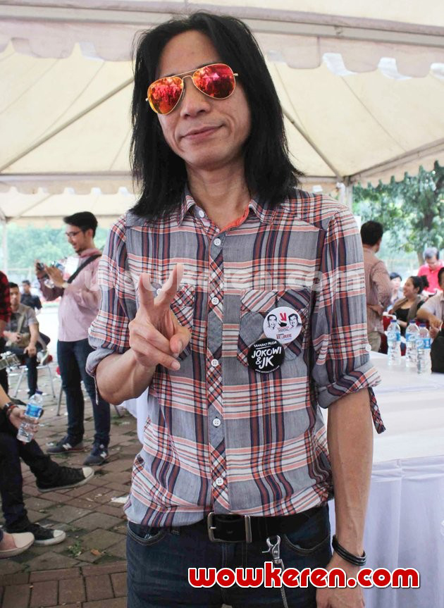 Gambar Foto Abdee Slank di Acara Deklarasi Revolusi Harmoni