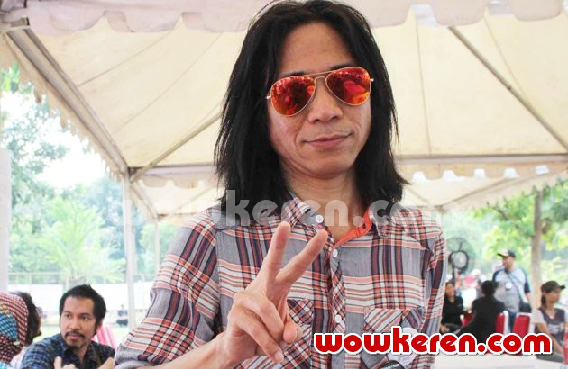 Gambar Foto Abdee Slank di Acara Deklarasi Revolusi Harmoni