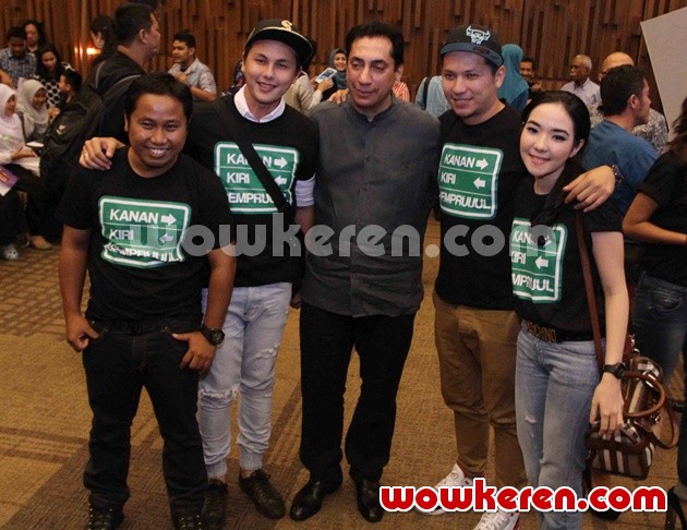 Gambar Foto Para Pemeran Sinetron '3 Semprul Mengejar Surga'