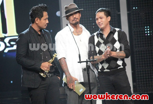 Gambar Foto Superman Is Dead Raih Piala Duo/Grup Rock Terbaik