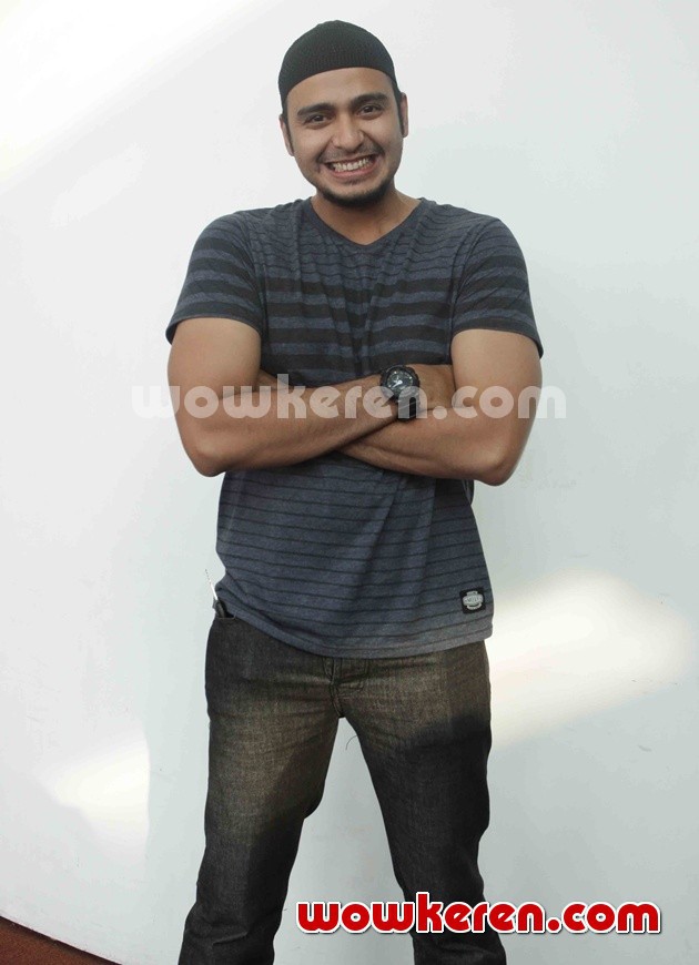 Ali Zaenal: Berita, Foto, Video, Lirik Lagu, Profil & Bio 