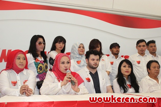 Gambar Foto Deklarasi Penyanyi Dangdut Mendukung Pasangan Capres Prabowo-Hatta