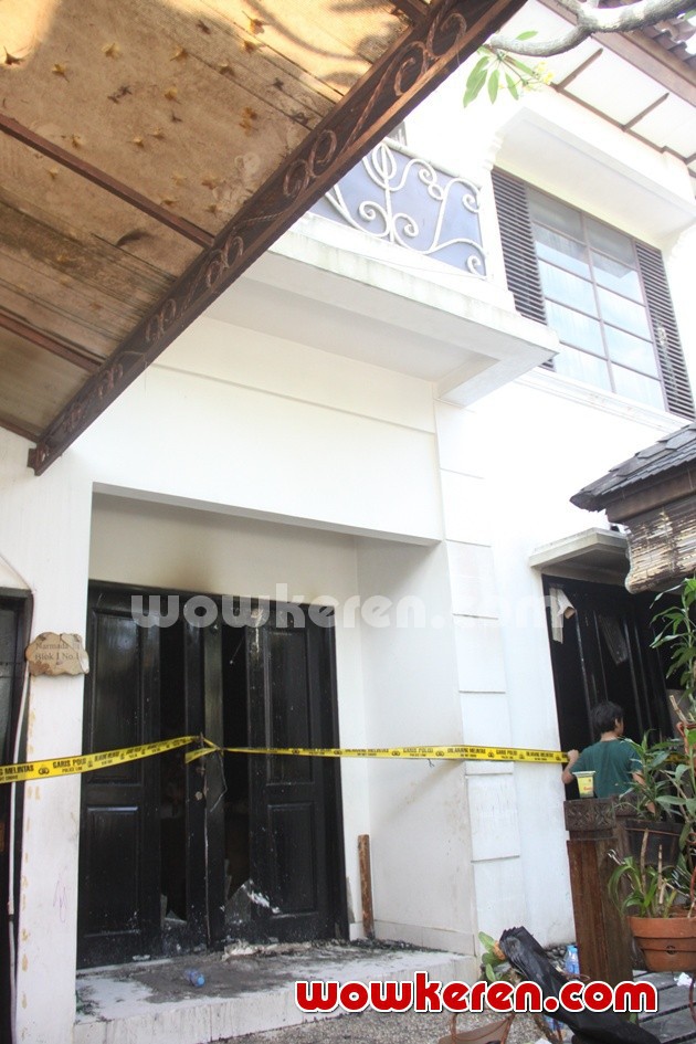 Gambar Foto Kondisi Rumah Pipik dan Alm. Ustadz Jeffry Al Buchori yang Terbakar