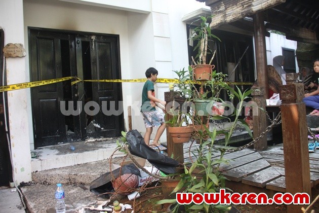 Gambar Foto Kondisi Rumah Pipik dan Alm. Ustadz Jeffry Al Buchori yang Terbakar