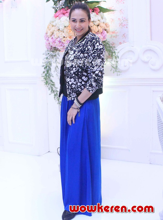 Gambar Foto Deswita Maharani di Peluncuran Buku '33 Tips Pernikahan Rina Gunawan'