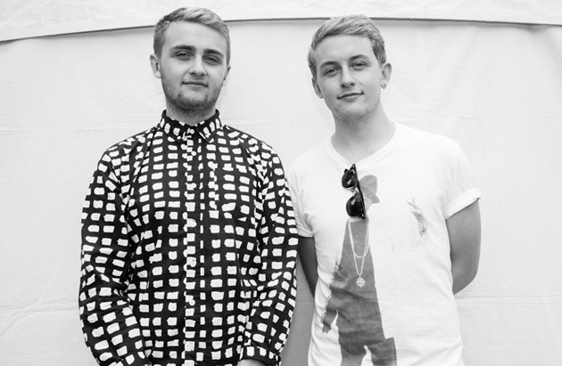 Gambar Foto Disclosure Terkenal Sejak Rilis Single 'White Noise'